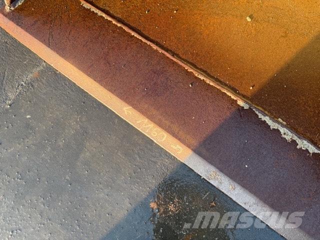 Manitou USED BUCKET Buckets