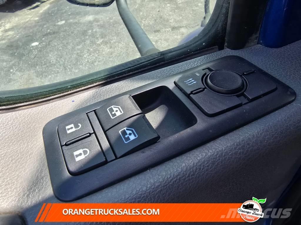 International MV607 Flatbed / Dropside trucks