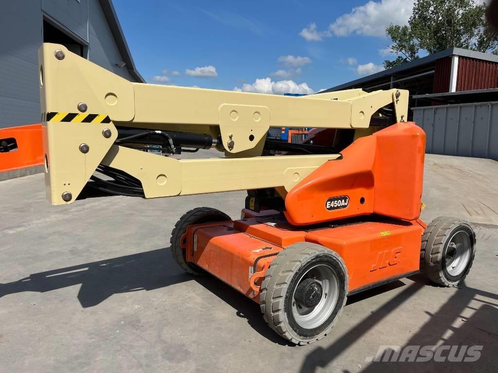 JLG E 450 AJ Articulated boom lifts