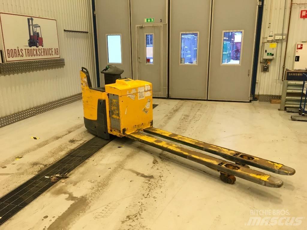 Jungheinrich ERE 225 Low lifter