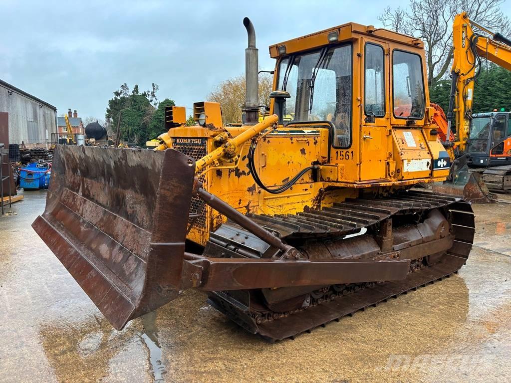 Komatsu D 41 P-3 Crawler dozers