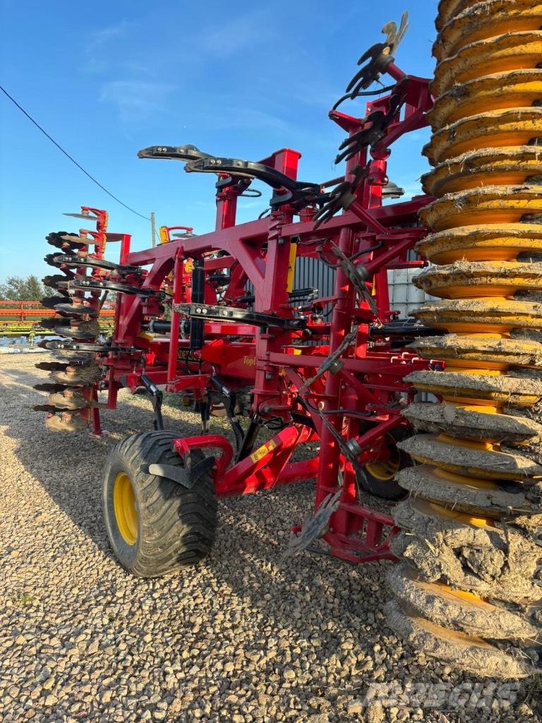 Väderstad Topdown500 Cultivators