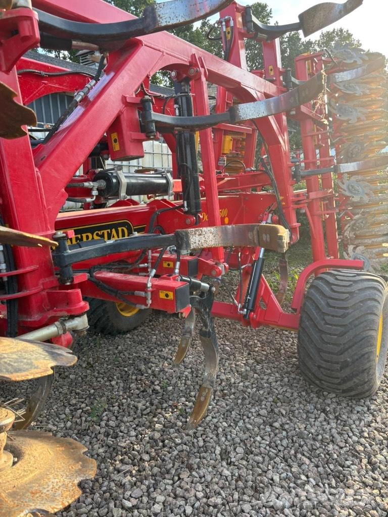 Väderstad Topdown500 Cultivators