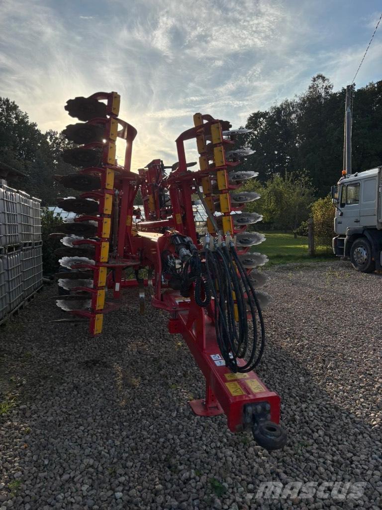 Väderstad Topdown500 Cultivators