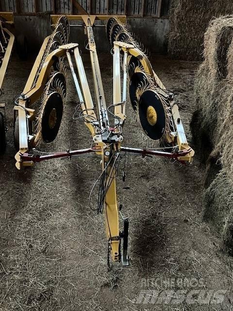 Vermeer VR1428 Rakes and tedders