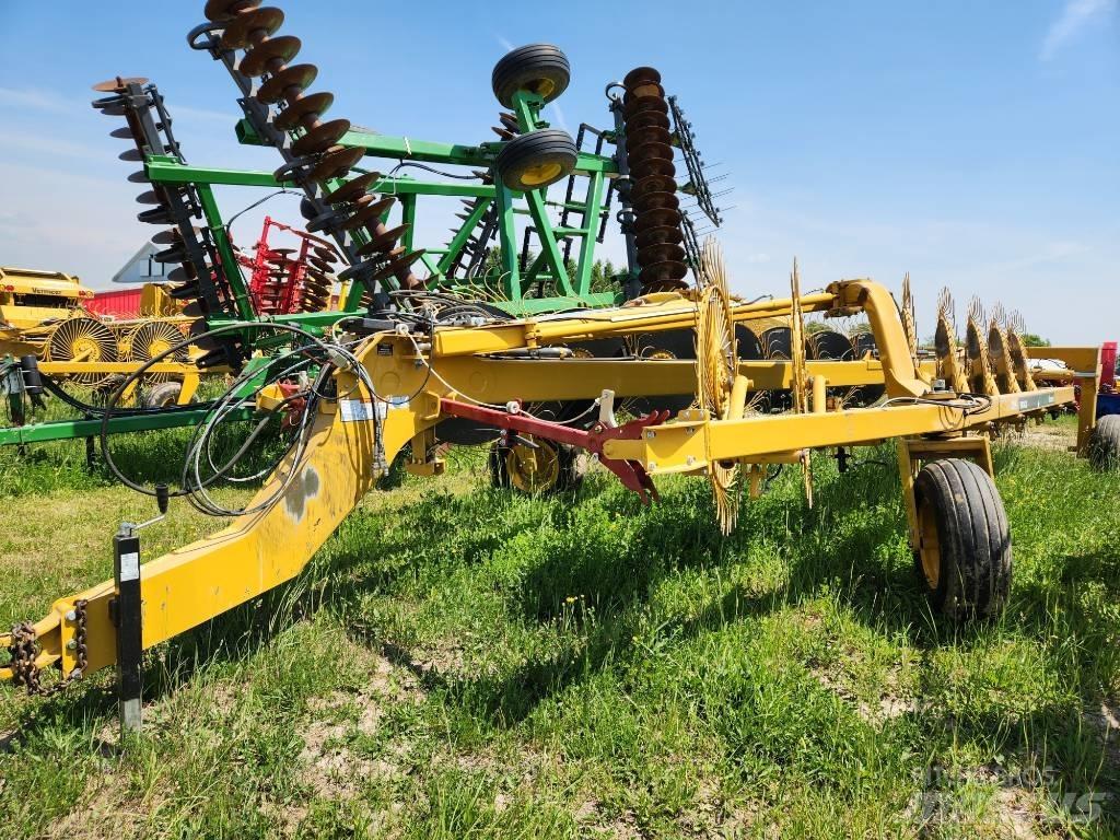 Vermeer VR1428 Rakes and tedders