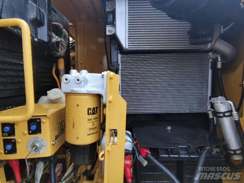 CAT 313D2GC Midi excavators  7t - 12t