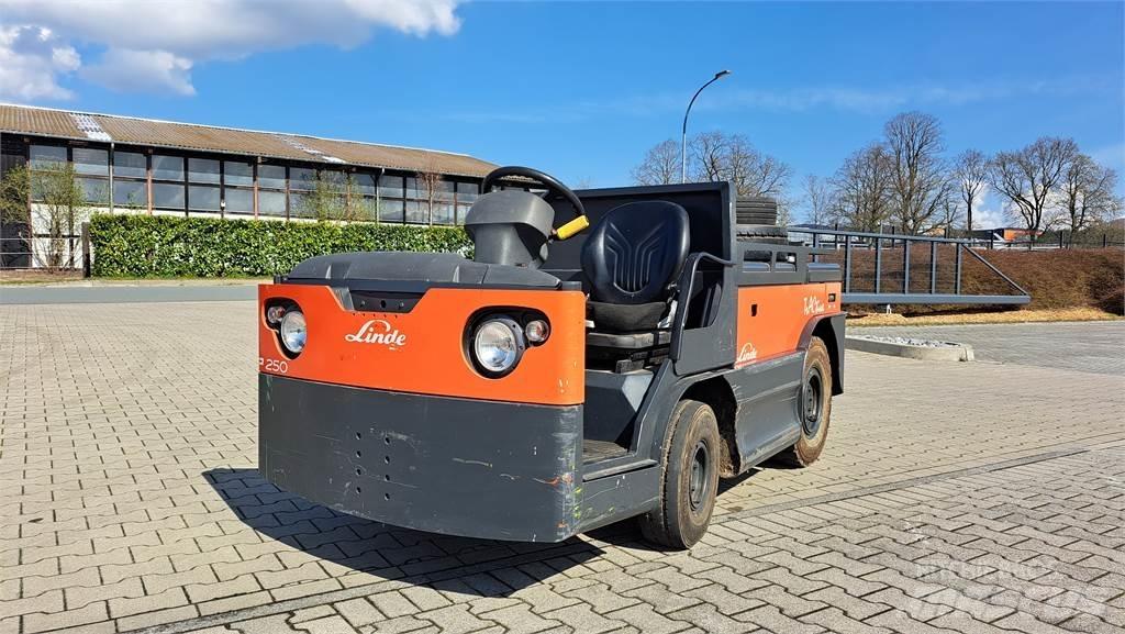 Linde P250 Towing trucks