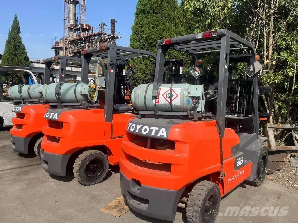 Toyota FD 30 Diesel trucks