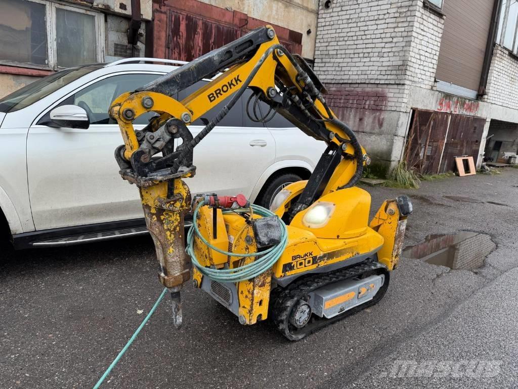 Brokk 100 Demolition excavators