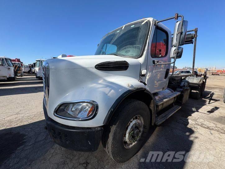 Freightliner M2 Cable lift demountable trucks