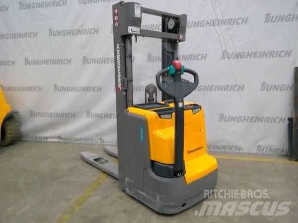 Jungheinrich EJC 214 Pedestrian stacker
