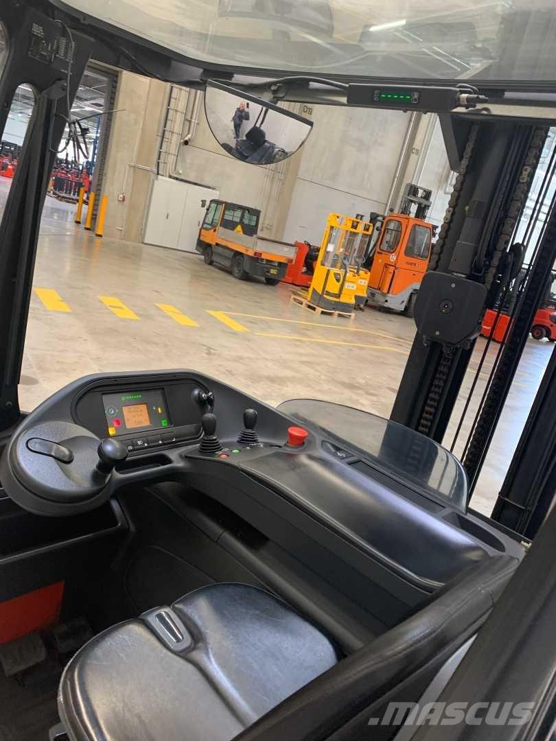 Linde R16HD Reach trucks