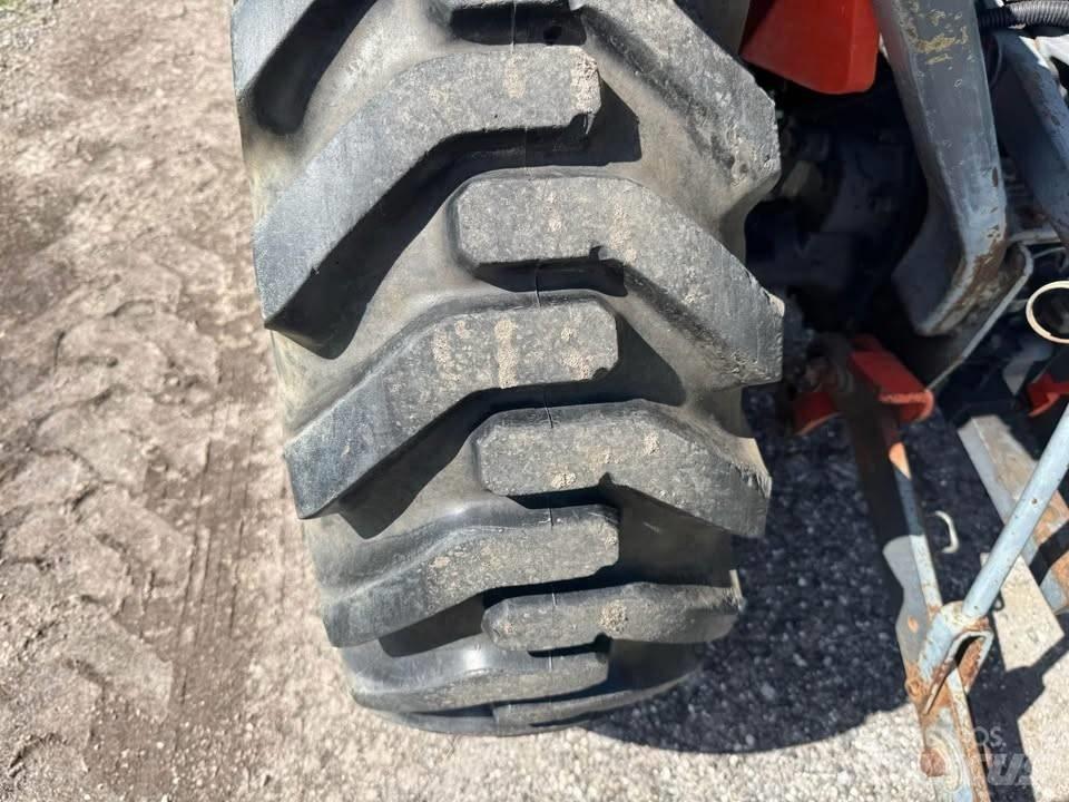 Kubota B 7800 HSD Tractors