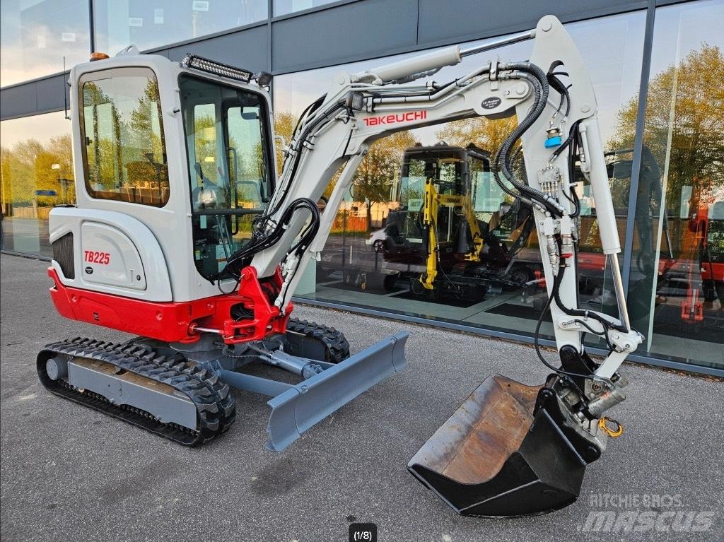 Takeuchi TB 225 Mini excavators < 7t (Mini diggers)