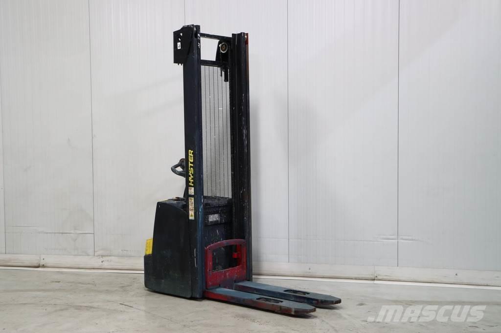 Hyster S1.6 Pedestrian stacker