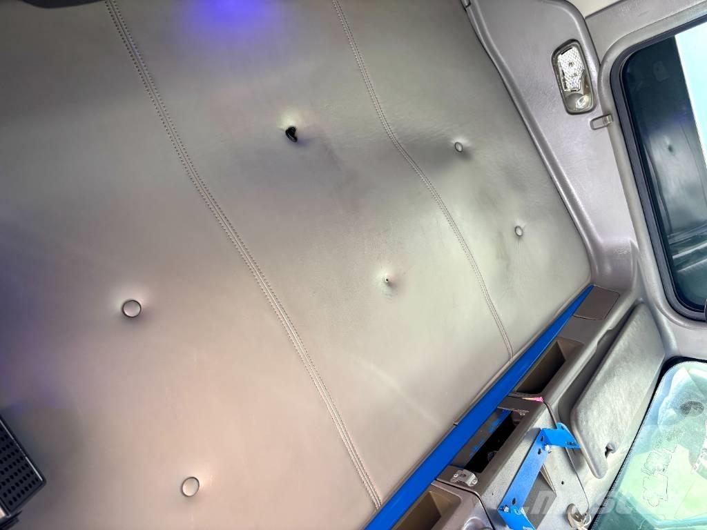 Kenworth W900 Tractor Units