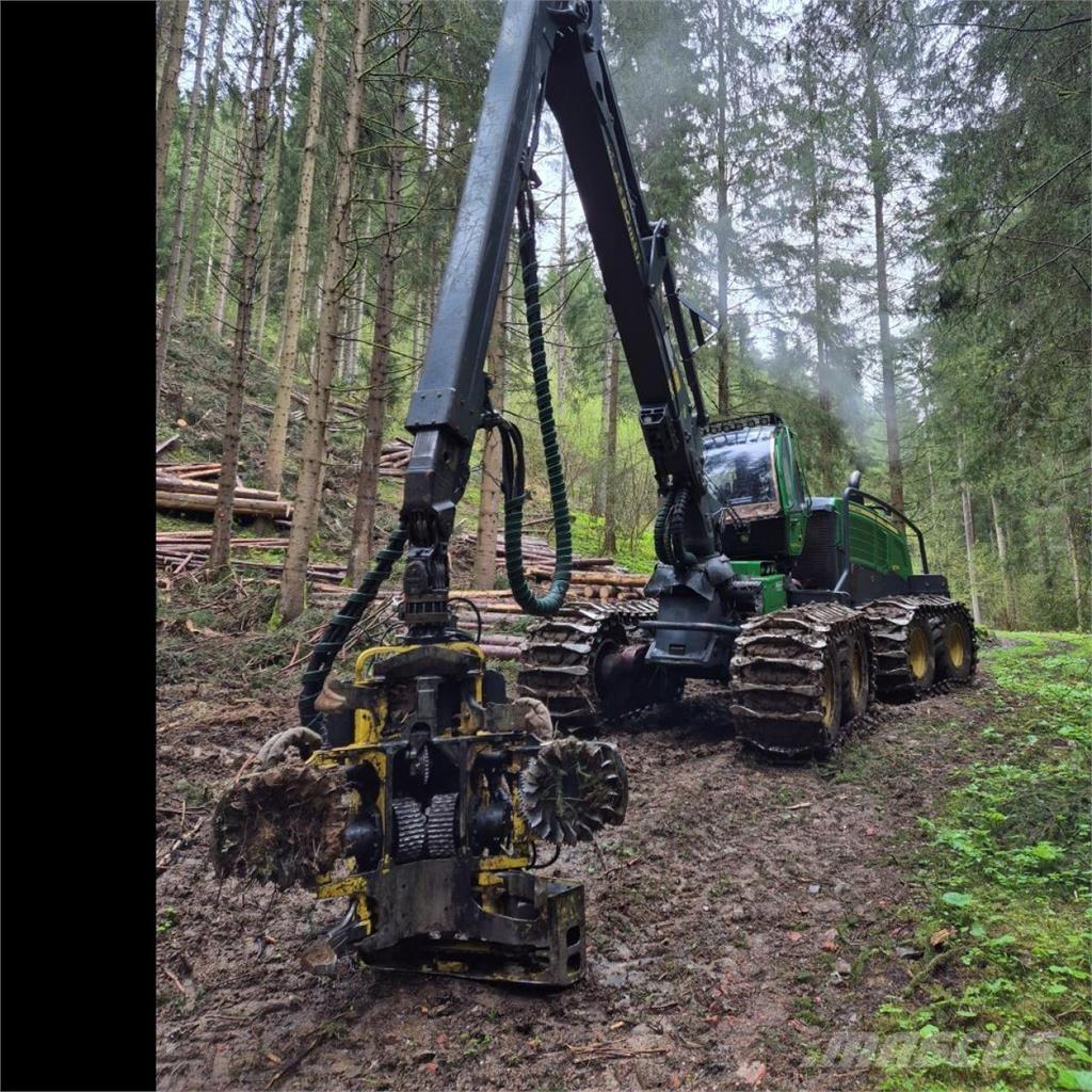 John Deere 1270 G Harvesters