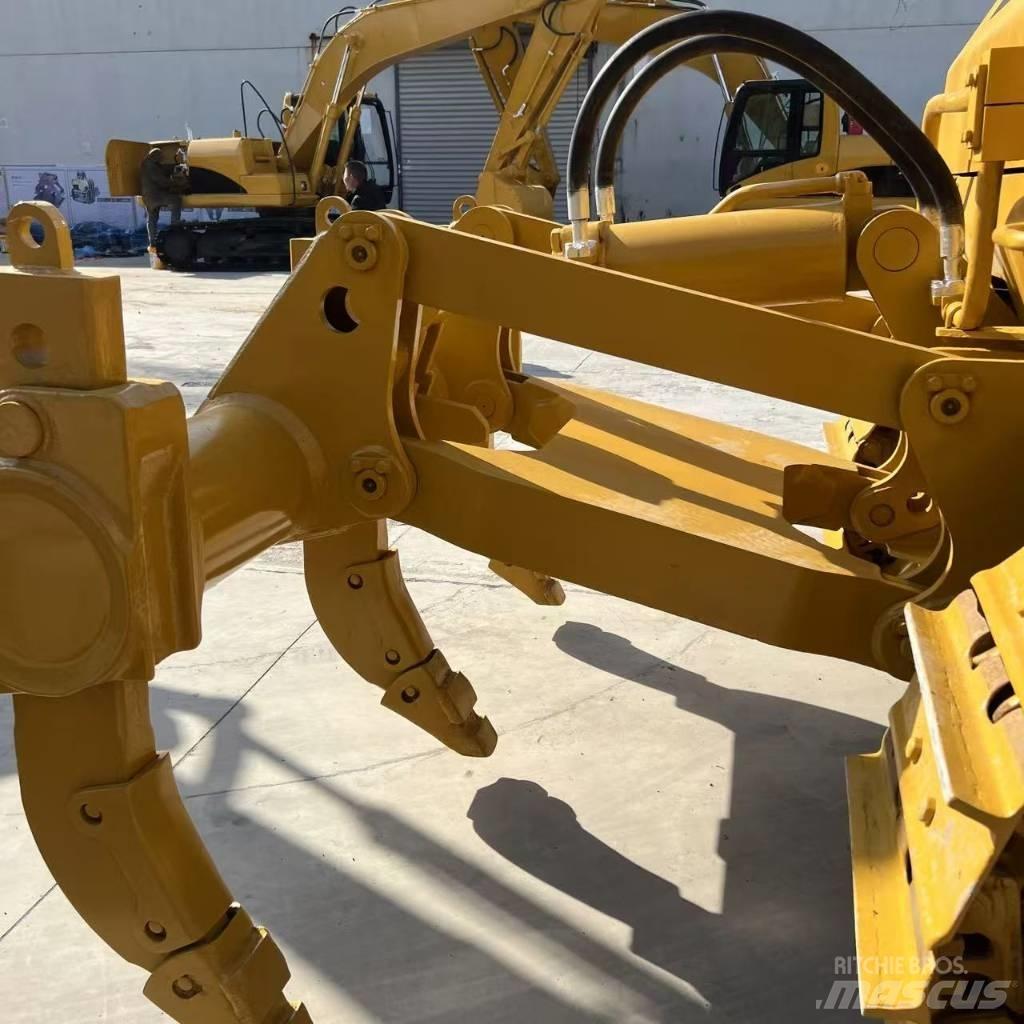 CAT D 7 G Graders