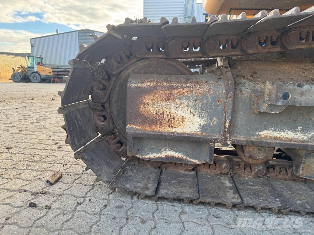 Liebherr R 922 Crawler excavators