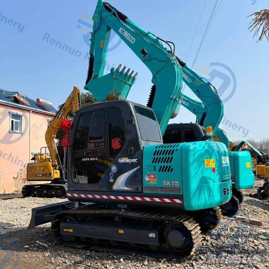 Kobelco SK75 Crawler excavators