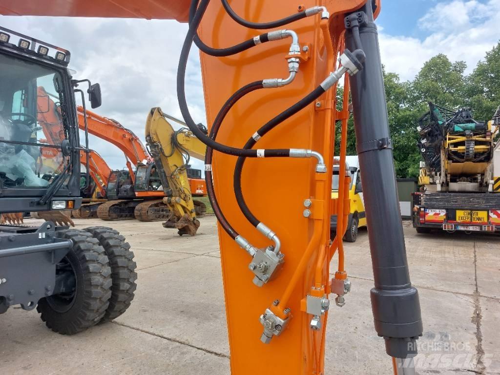 Develon DX 140 W-7 Wheeled excavators