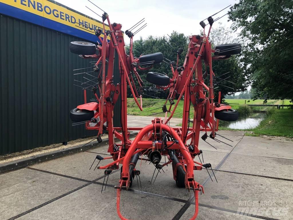 Kuhn GF 8702 Rakes and tedders