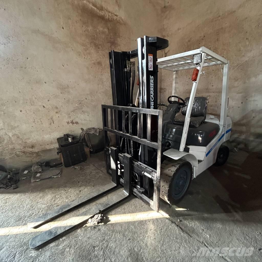 TCM FD35 Diesel trucks