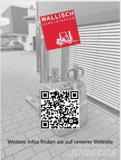 Still EXV 16 Pedestrian stacker