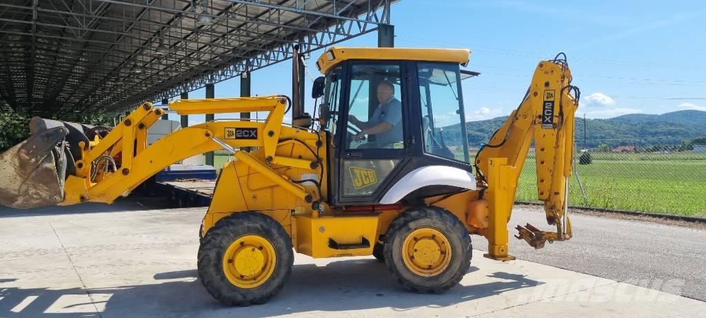 JCB 2cx Backhoe loaders