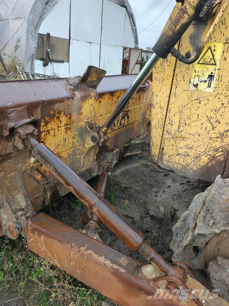 Komatsu DX 65EX-15 Crawler dozers