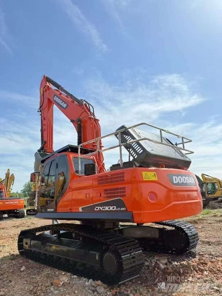 Doosan DX300LC-9C Crawler excavators