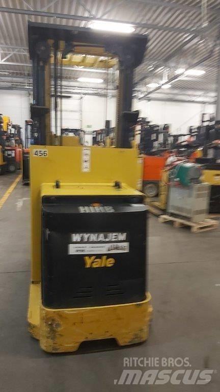 Yale MO10E Low lift order picker