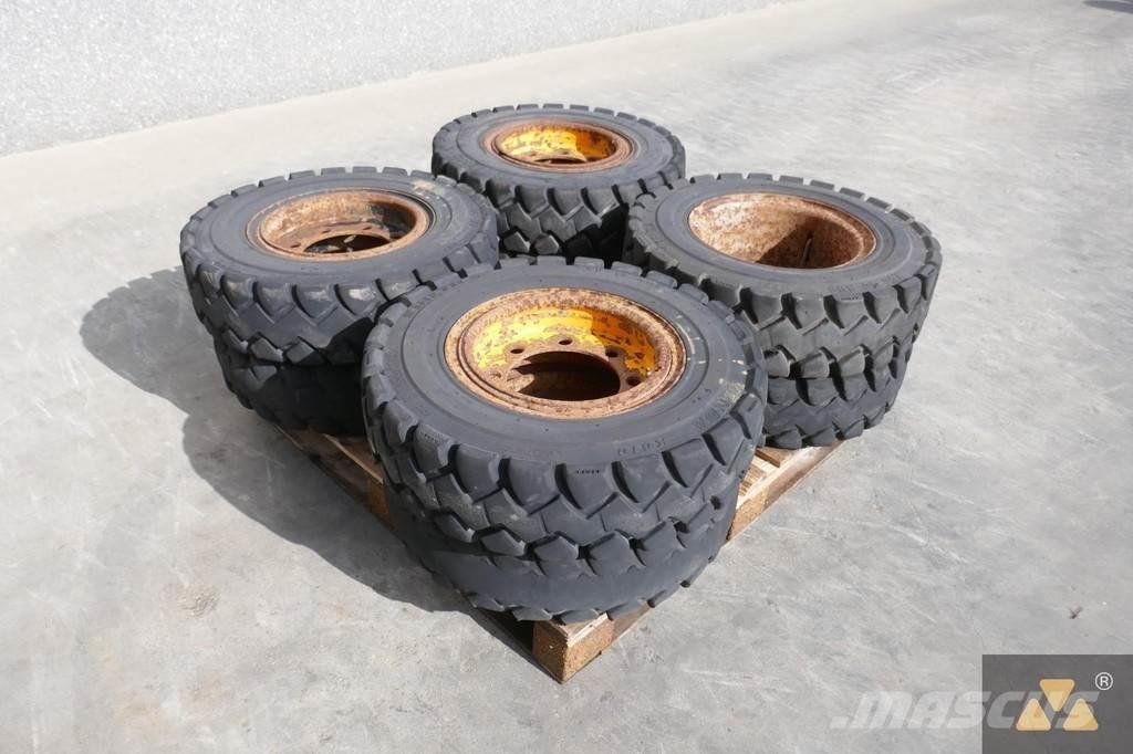 Kenda 7.50-15 Tyres, wheels and rims