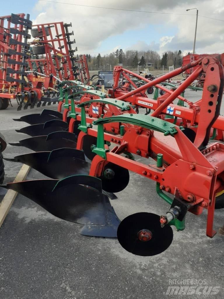 Kverneland A3 5x16" Conventional ploughs