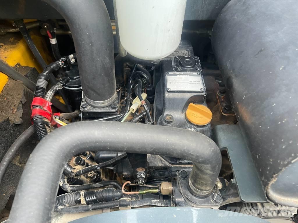 Gehl 3840 E     2015 Skid steer loaders