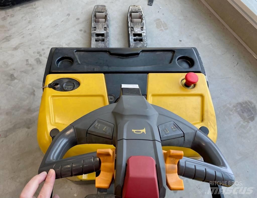 Yale MP20XUX Low lifter with platform