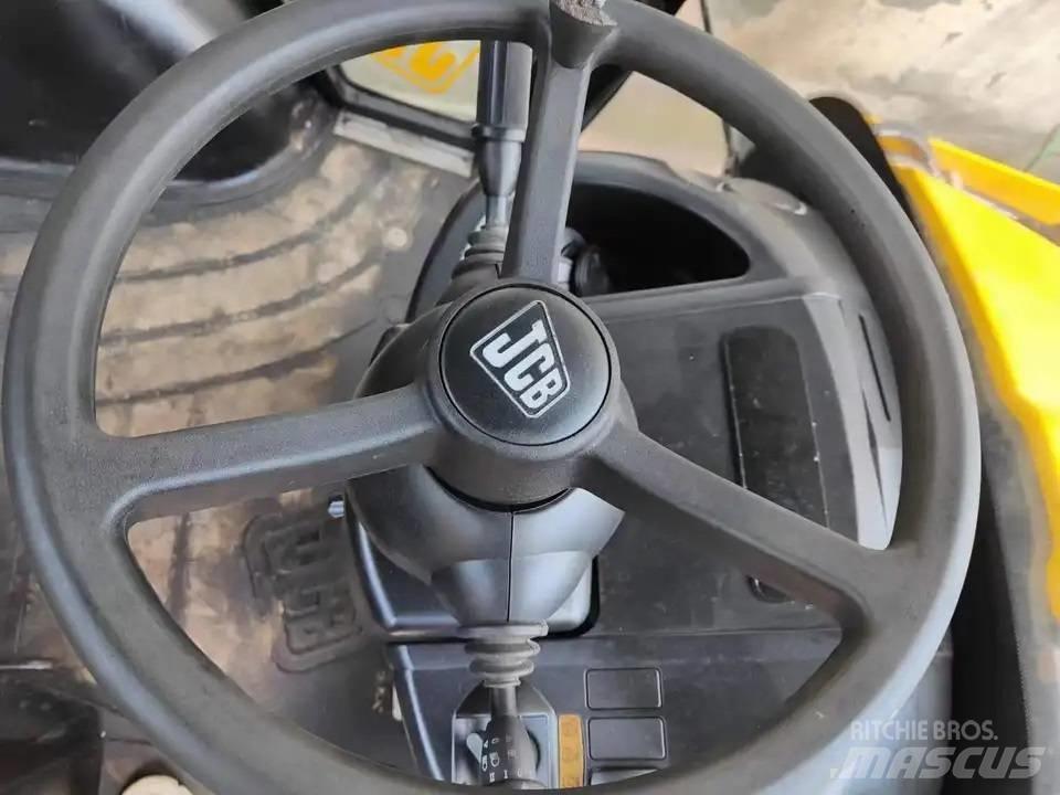 JCB 3CX Backhoe loaders