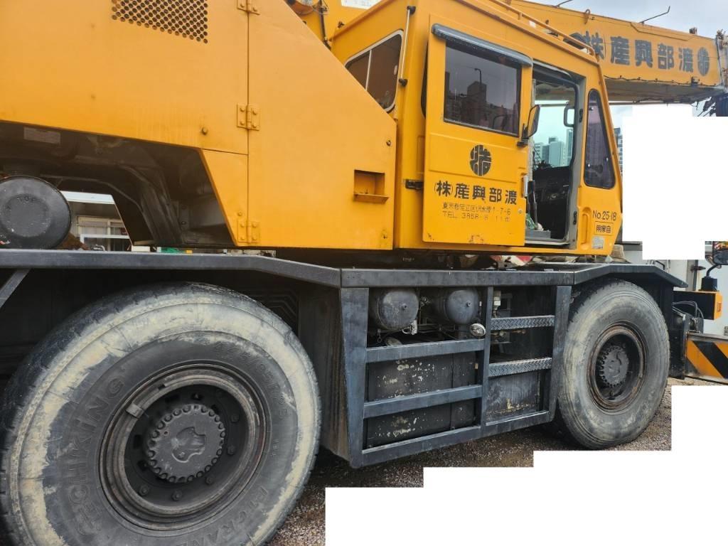 Kato SR 250 Rough terrain cranes