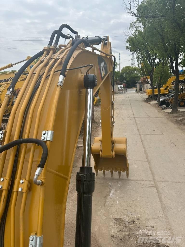 CAT CAT330D Midi excavators  7t - 12t