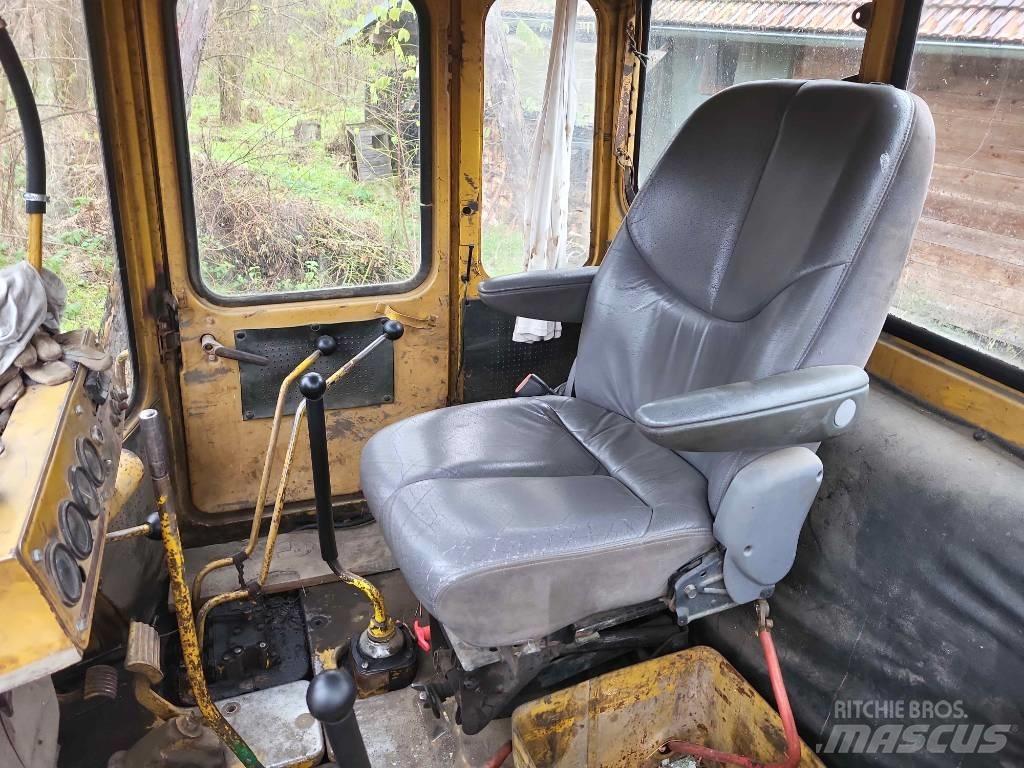 Chtz T 130 Crawler dozers