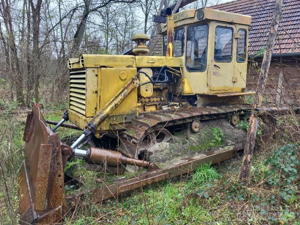 Chtz T 130 Crawler dozers