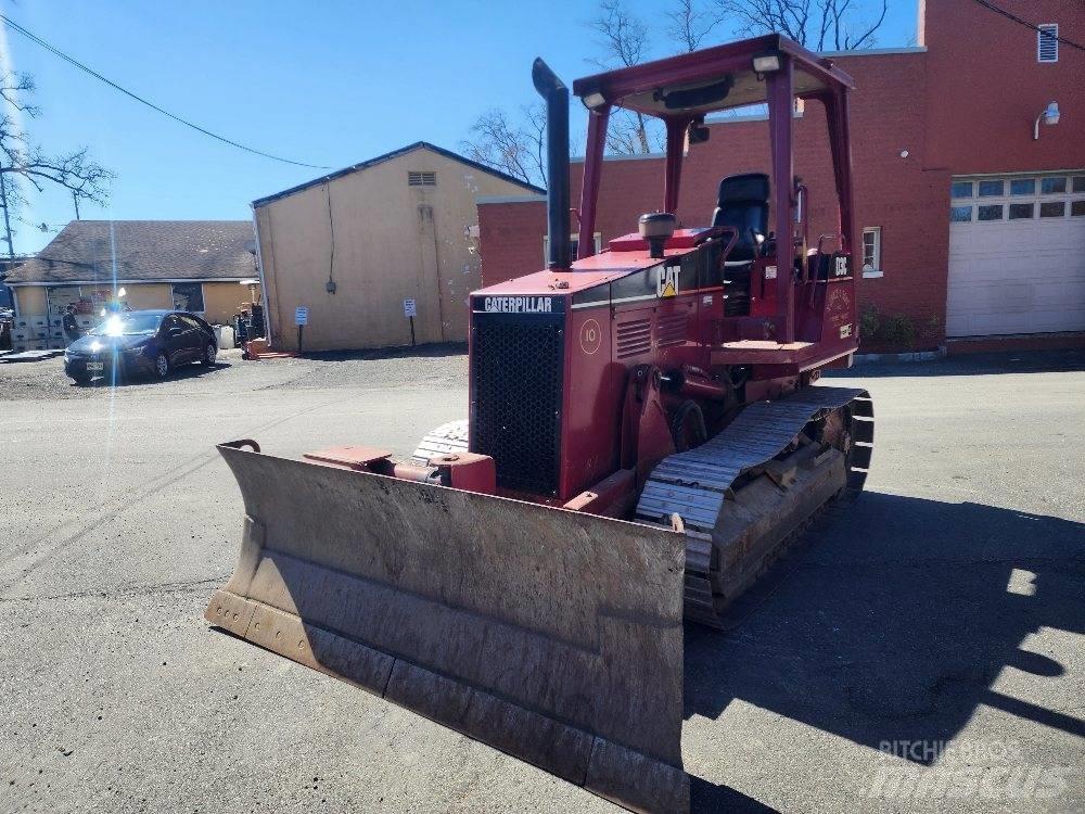 CAT D 3 C III Crawler dozers