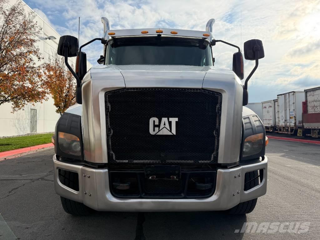 CAT CT 660 Cable lift demountable trucks