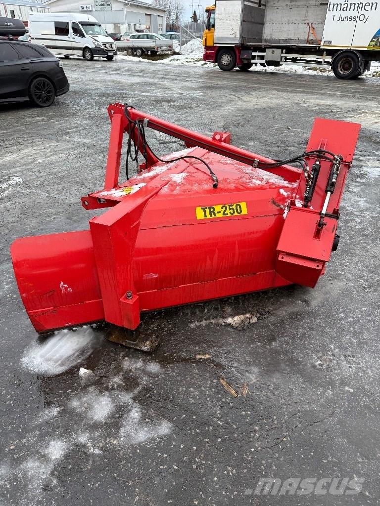 Varila Steel TR 250 Snow throwers