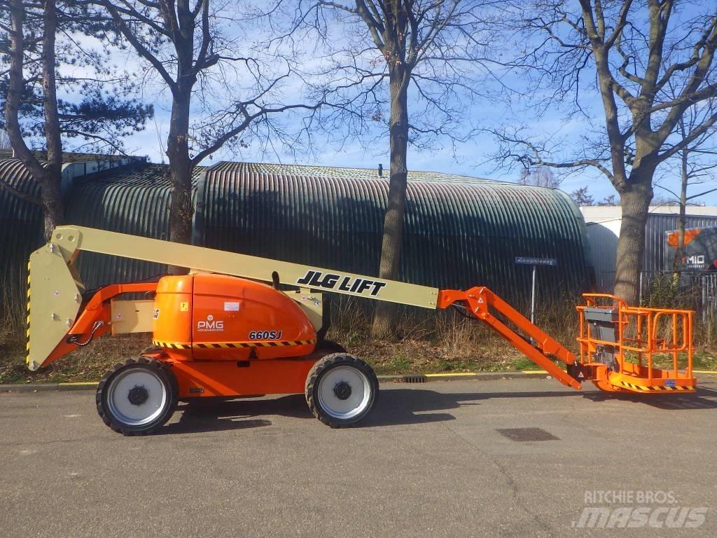 JLG 600AJ Articulated boom lifts