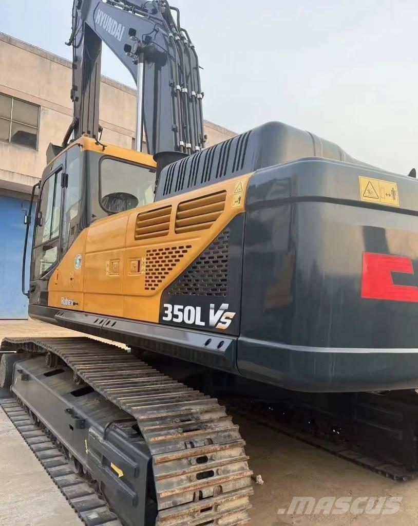 Hyundai 305LC Crawler excavators