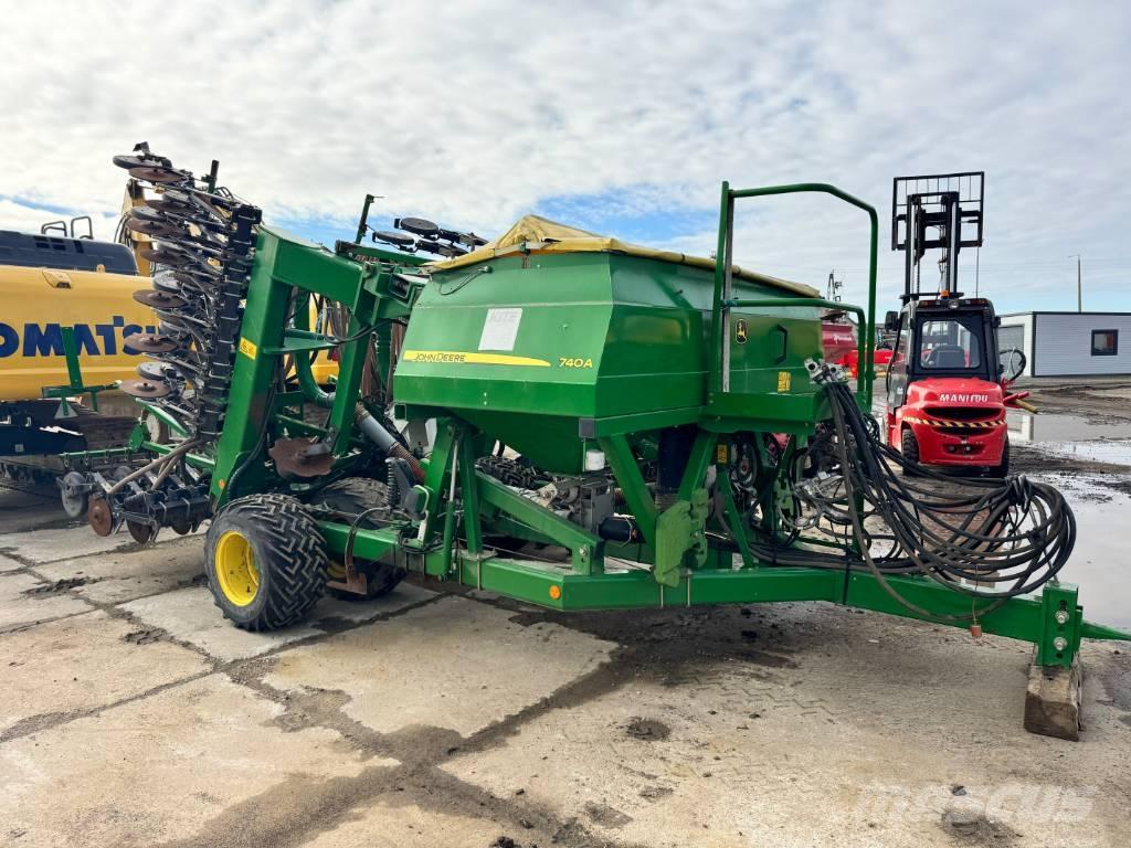  Jhon deere 740A Drills