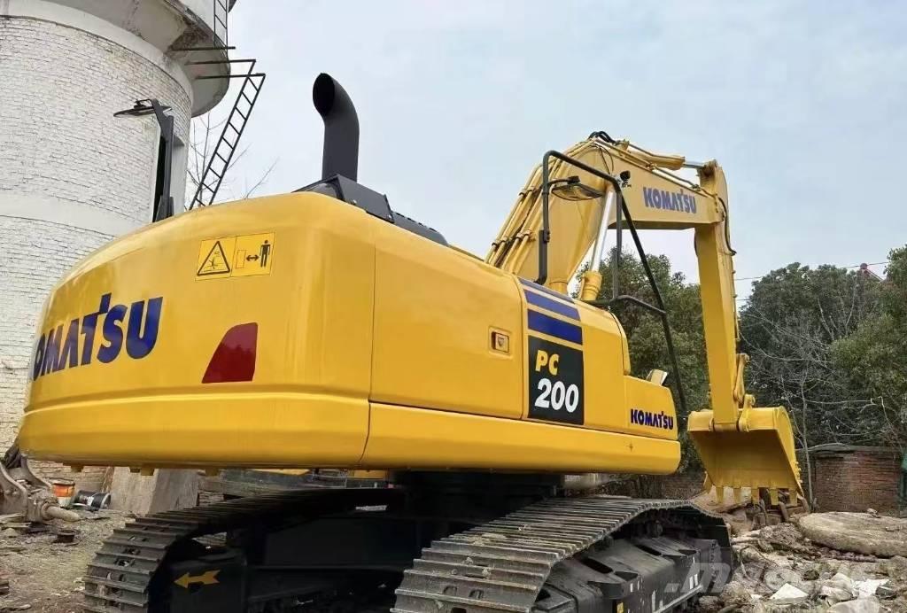 Komatsu PC 200-8 Crawler excavators