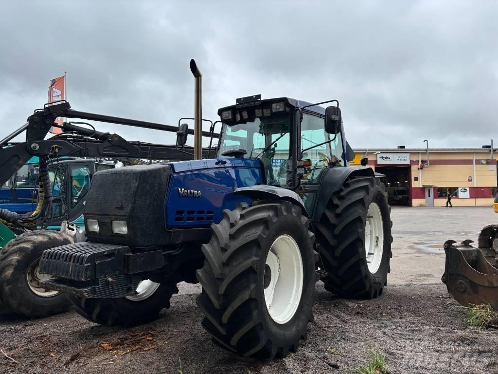 Valtra 8400 Tractors